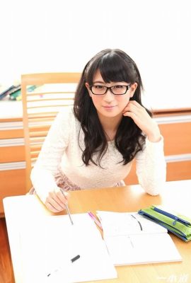 (Tsukimura Haruki) Busty tutor keeps teasing students (55P)
