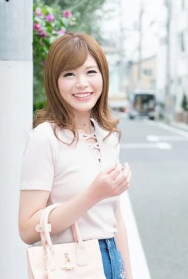 (Kanako Kaminami) The innocent-looking sister’s pussy is tight enough (40P)