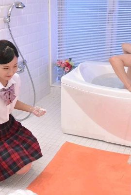 (Ichinose) The good sister who helps her father clean her body (24P)