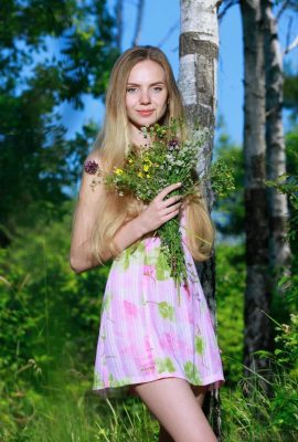 Beauty, you are so beautiful holding this bouquet! Honey Liz (130P)