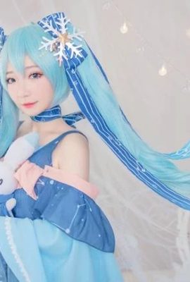 Snow Miku Cosplay (CN: 97) (9P)