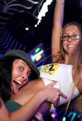 Sexy girls in Moscow nightclub (10P)