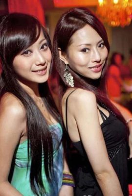 Taipei nightclub hot girl flash shot (8P)