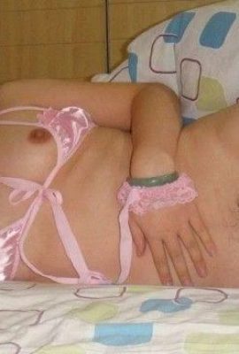 The big-breasted, light mature girl next door has a tender pink pussy~Awesome! (15P)