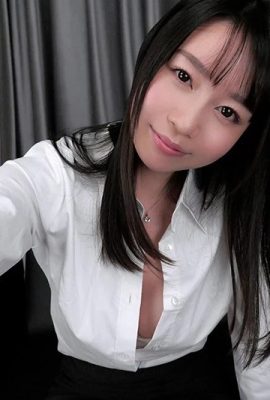 (GIF) Aika Yumeno – Reverse NTR: Sharing a room with a busty new employee on a business trip, managing 8 consecutive ejaculations with a condescending gaze (20P)