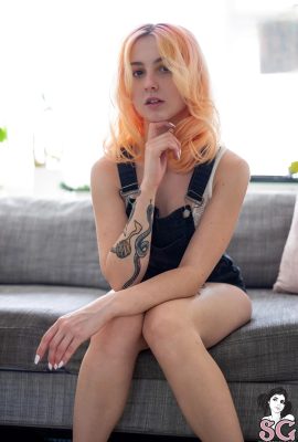 (Suicide Girls) Birdie – Just peachy