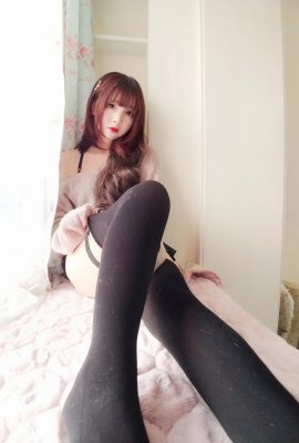 Furukawa Kagura sexy sweater (40P)