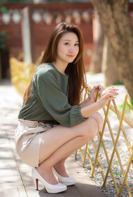 Taiwanese leg model stockings, high heels, beautiful legs, outdoor shot of Liu Meijun, shorts, stockings, high heels, beautiful legs 2 (31P)