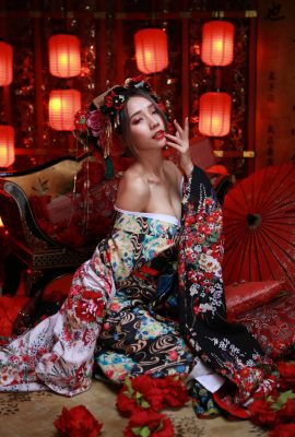 Taiwanese leg model stockings, high heels and beautiful legs in studio shoot of Huang Yunfei, kimono, stockings and beautiful legs (38P)