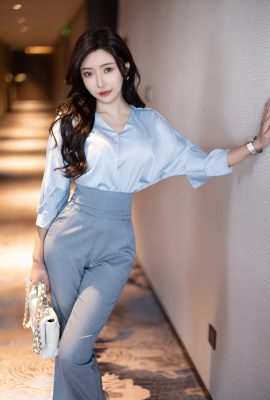 Wang Xinyao Yanni gray blue trousers and silk top (85P)