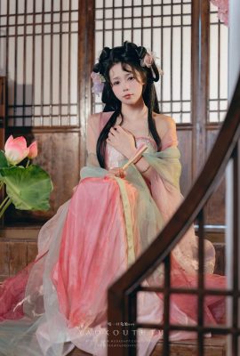 Coser@ Sticky Dumpling Rabbit – Subscribe to “Drunk by the Lotus Pond” in August & Dream in the Garden (49P)