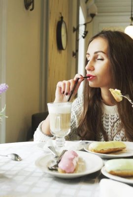 The current epidemic among girls reminds you not to touch your eyes, mouth, or vagina after eating! Sandy A (123P)