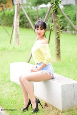 (Korean model beautiful legs series) Long-legged beauty model Kimune denim shorts, high heels and beautiful legs (50P)