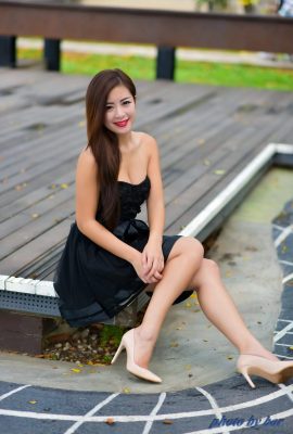 (Taiwan Model Beautiful Legs Series) Long-legged beauty model Laura Ku in off-shoulder dress, short skirt, high heels and beautiful legs, outdoor shot (49P)