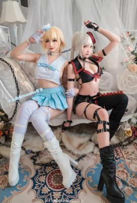 FGO black and white Joan of Arc cos costume mysterious treasure Momoko Aoi & Guaxi Jiang (11P)