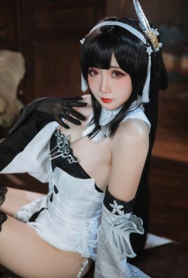 Braised Carbon Azur Lane Zhenhai White and Black Dress (23P)