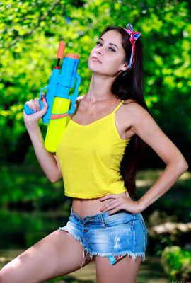 Martina Mink Water Fight (120P)