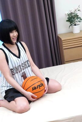 (Koizumi Koizumi) took the basketball team manager home and fucked her hard (42P)