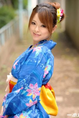 (小桜りく) The cute girl with small round breasts in yukata can’t help but feel the big cock (12P)