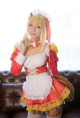 (Cosplay) (KitsuneMura) Nero Claudius Maid