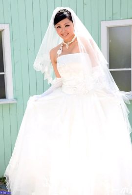 (Koizumi Yumi) Newlyweds let themselves go before bing single (12P)