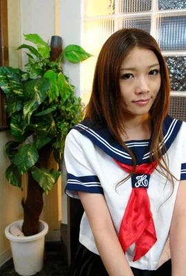 (Yuki Yuki) A school girl ties herself up and plays with a vibrator (16P)