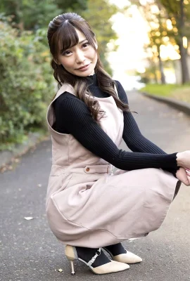 (Amuro Nana) The cute female model is also good at seducing men (25P)