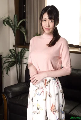 (Minano Miyuki) Wife picks up clients privately for money (27P)