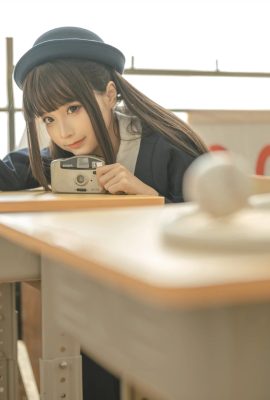 Silly Momo-Innocent elementary school girl (30P)