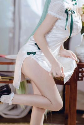 Yiyi – Miku Chinese Dress