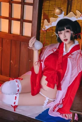 Hina (Koma Sakurai) – Kaguya Shrine Maiden