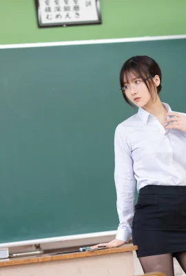 (けんけん) The teacher’s seductive black stocking dress is unbearable and so foul (62P)