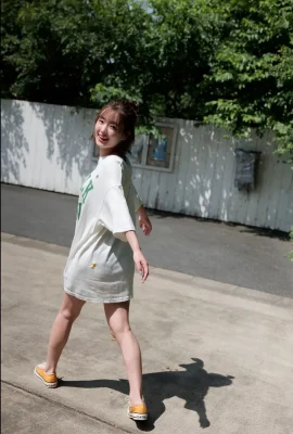 (Yumesaki Aya) Super good-looking girl with a sexy body (20P)