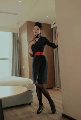 Beautiful stewardess leaves no blank space in her youth~ Selfie showing breasts (10P)