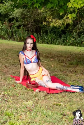 (Suicide Girls)Jan 25, 2025 – Mizzbonez – Summer Time Snow White(44P)