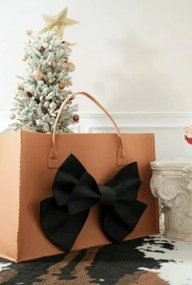 Anime blogger Luo Li LoLiSAMA Valentine’s Day Theme Sexy Gift Dressed Black One-piece Net Stockings Showing plump body tempting photo 69P