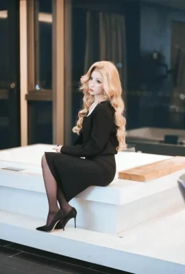 Rioko Ryoko – Single version of female boss