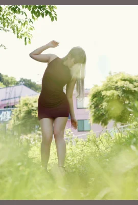 (Snow White) Blonde beauty with a superb figure that is extremely amazing and has a limit of 3 seconds (25P)